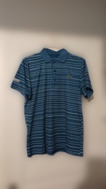 Polo Lacoste en très bon état,  à très très peu servi en raison de ma rapide  prise de poids  soudaine🥲