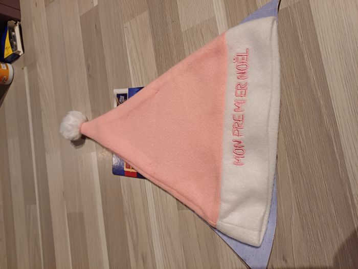 bonnet de Noël neuf avec étiquette pour filles en 12 mois