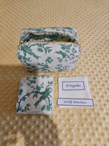 16 lingettes et sa trousse de toilette neuf