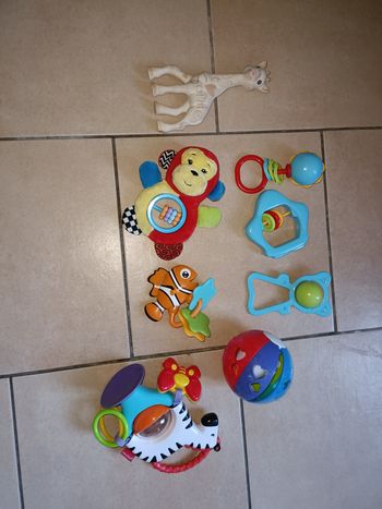 Lot jouer hochet etc