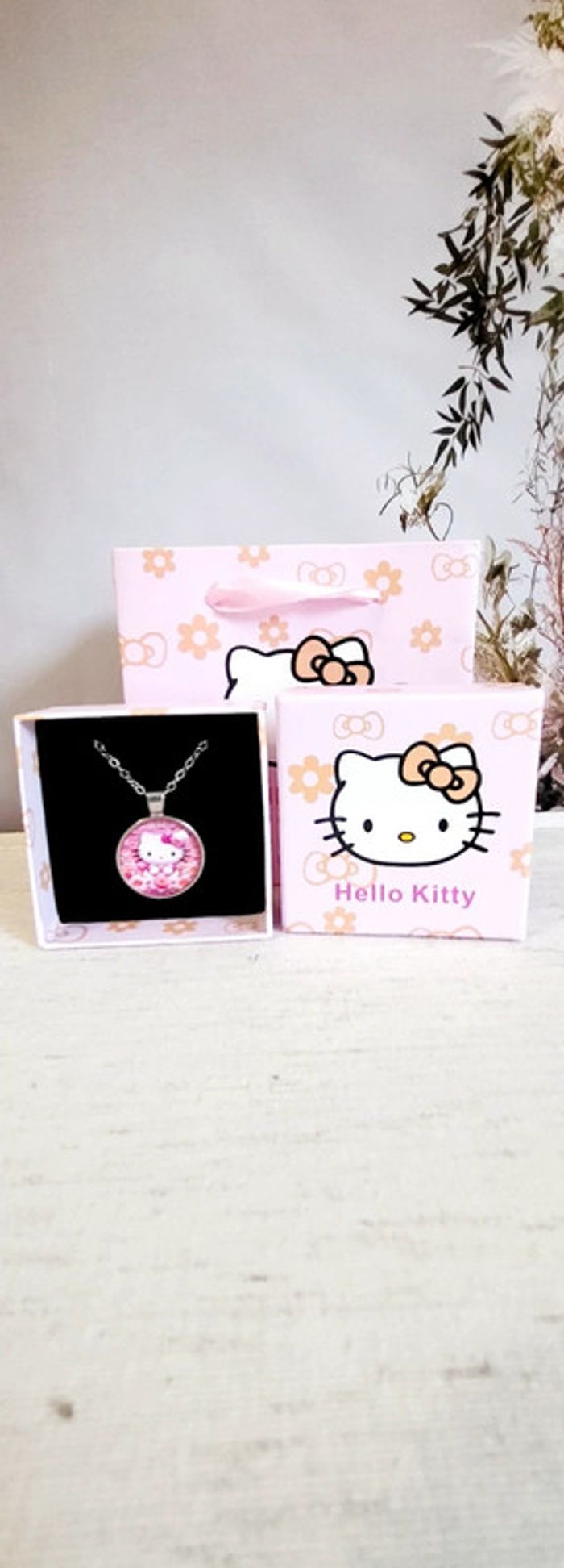 Collier Hello Kitty avec boîte cadeau - Bijou kawaii rose