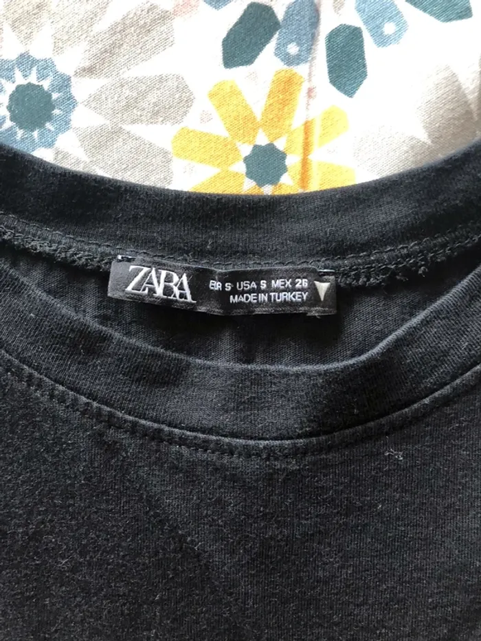 Tee shirt noir Zara - photo numéro 2