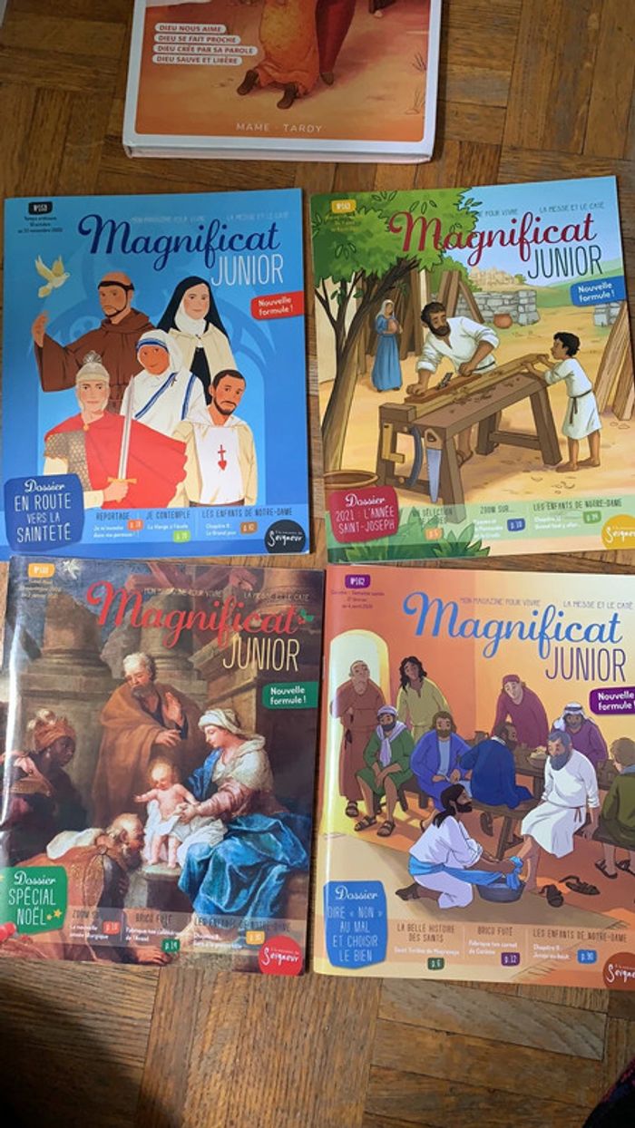 Lot 4 magnificats junior neuf