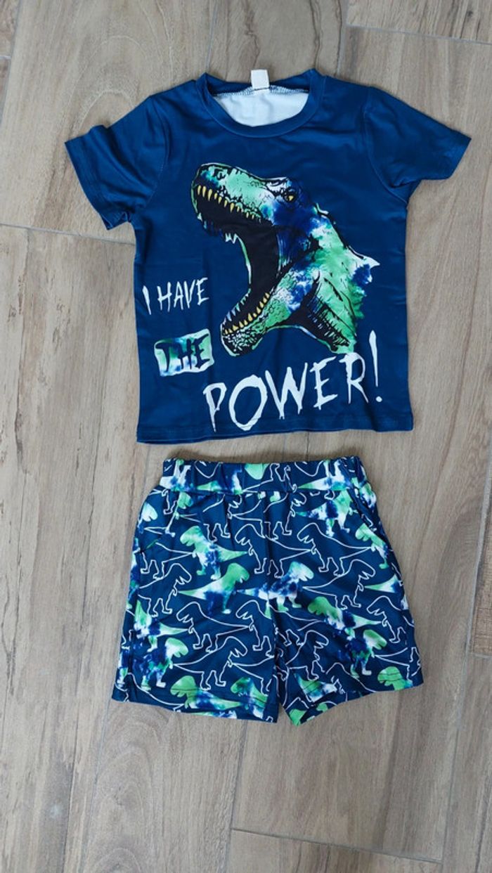 Ensemble short garcon dinosaure taille 3-4 ans neuf