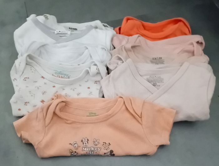 Lot de vêtements fille en taille 3 mois - photo numéro 3