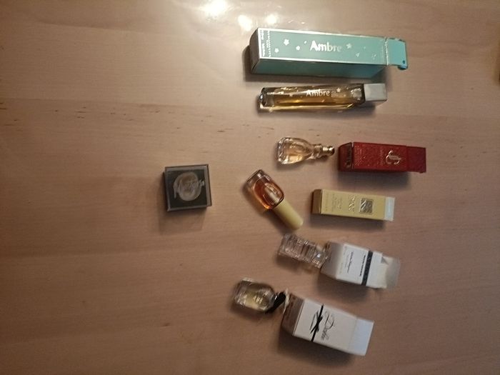 LOT 9 DE 6 MINIATURES