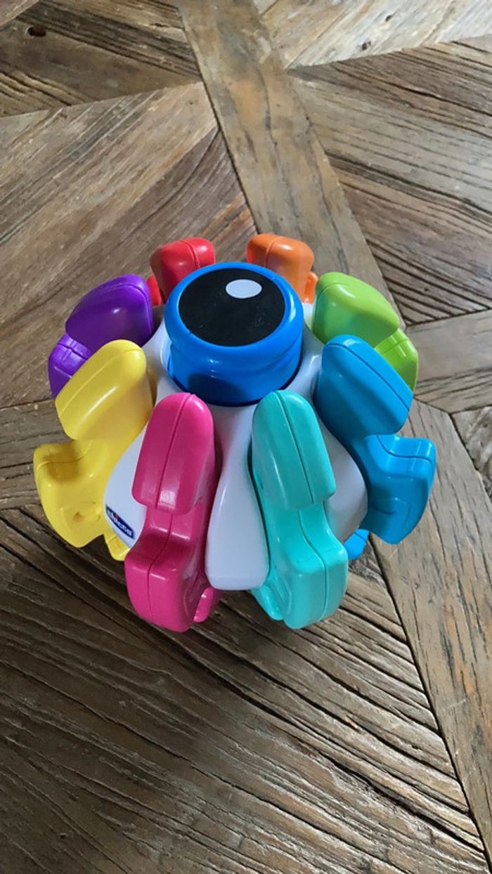 Jeu chicco balle à construire