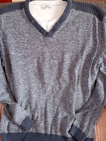 Pull  col V taille Xxl