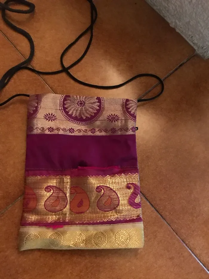 2 Petits sacs en bandoulière. - photo numéro 5