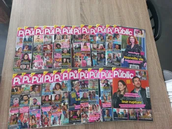 Lot de 23 magazines Public