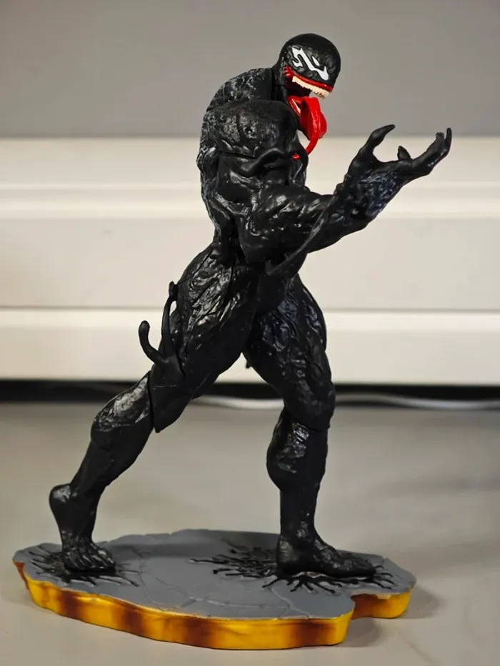 Figurine Venom 18cm neuve sans boîte - photo numéro 5