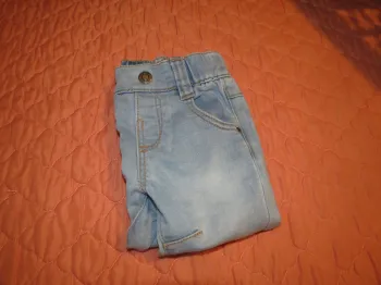 Jean taille 6 mois garçon