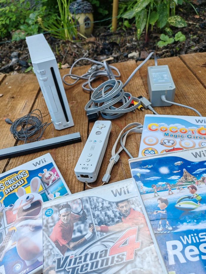 Lot console Wii blanche avec manette et jeux