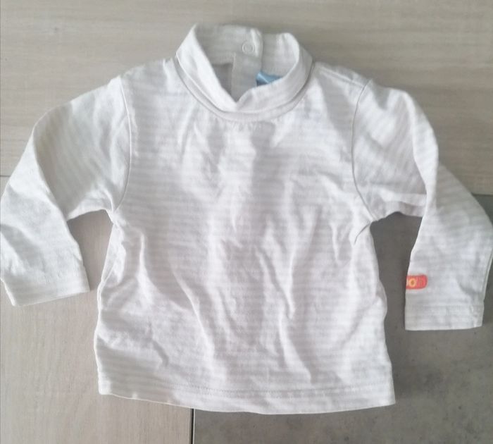 Tee shirt manches longues avec col roulé / 6-9 mois