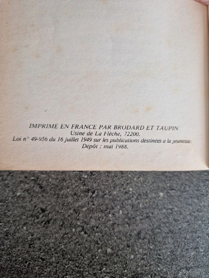 Fantômette ouvre l'œil - Georges Chaulet - photo numéro 3