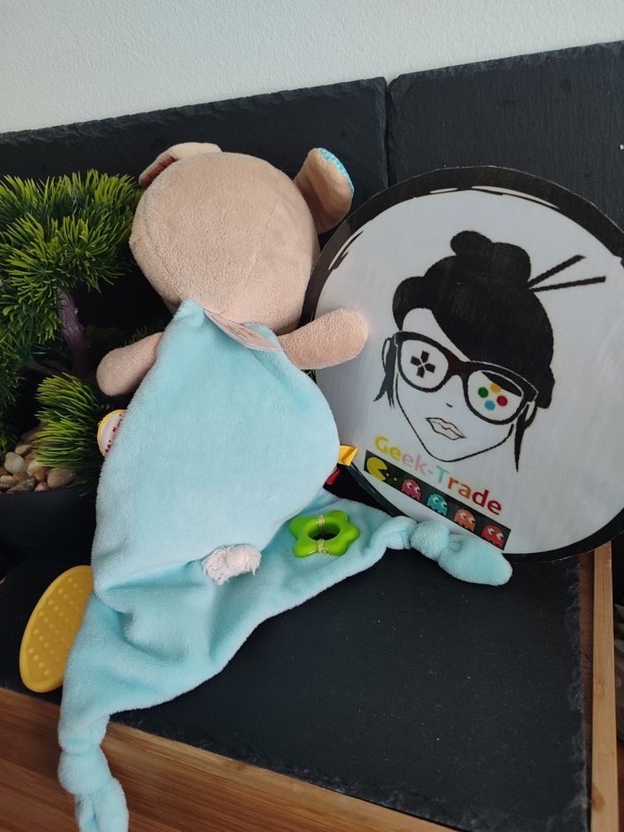 doudou lapin minimi bleu beige triangle anneau dentition carreaux noeud Vichy - photo numéro 2