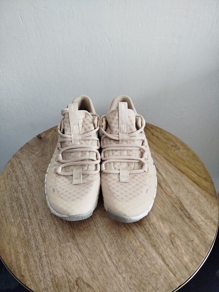 Baskets Nike T 36,5 - photo numéro 3