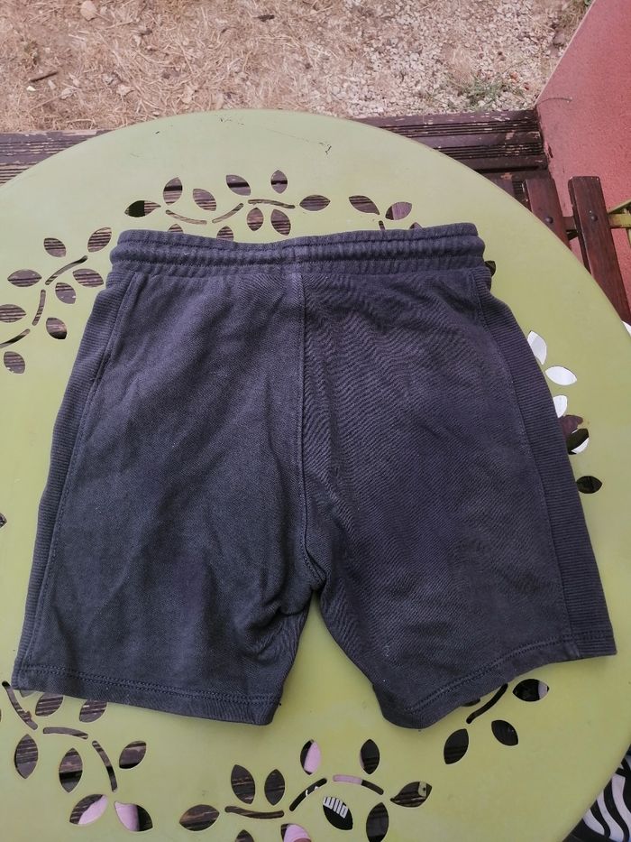 Short garçon 8 ans - photo numéro 2
