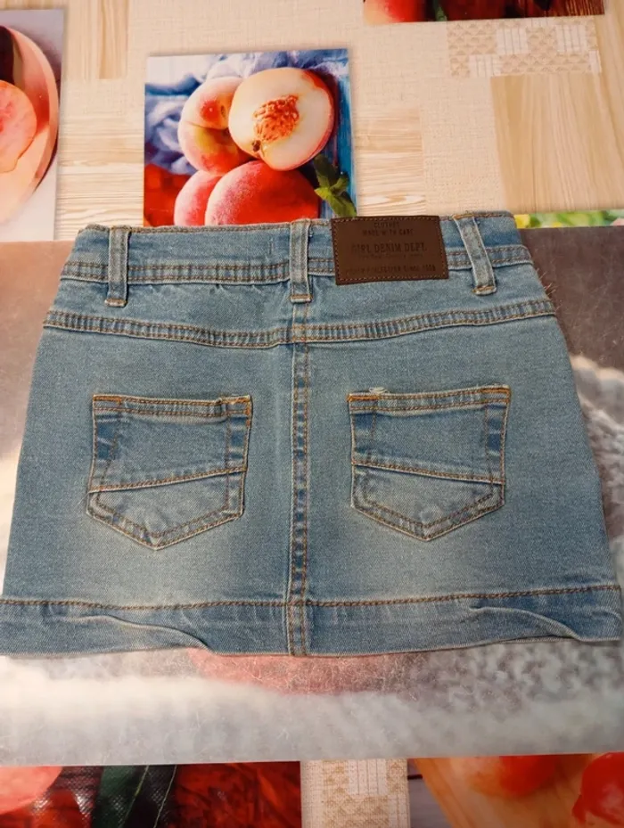 Jupe en jean neuve taille 3 ans - photo numéro 2