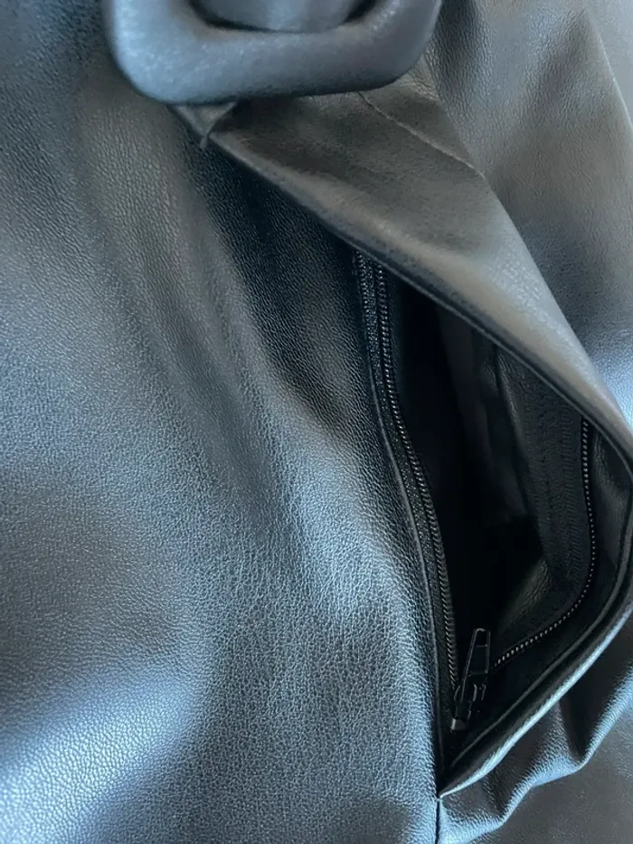Ensemble tailleur blazer + pantalon ceinturée Zara en similicuir Taille XS/S - photo numéro 17