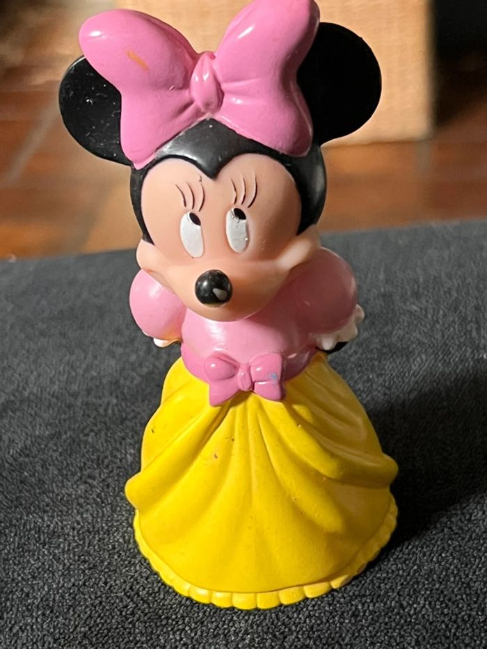 Minnie figurine