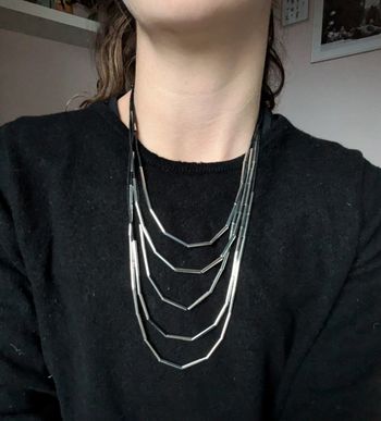 Collier a plusieurs rangs