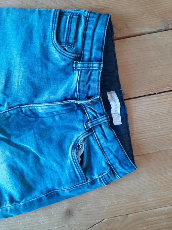Jeans trouée - photo numéro 3