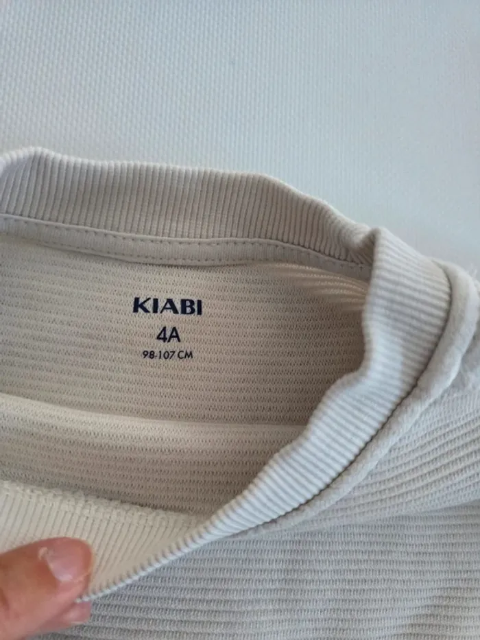 Sweat kiabi couleur crème - photo numéro 4