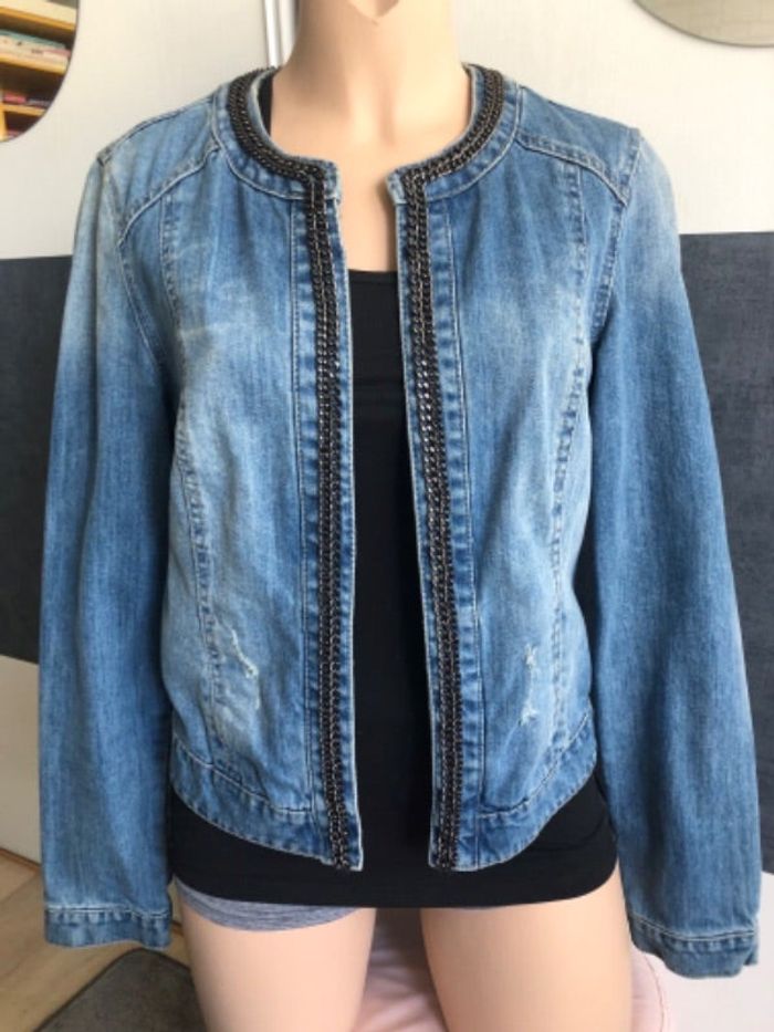 Veste en jean avec chaînes