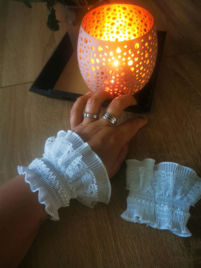 Paire de manchette froufrou bracelet *neuf* dentelle blanc vintage gothique mitaine gant punk - photo numéro 2
