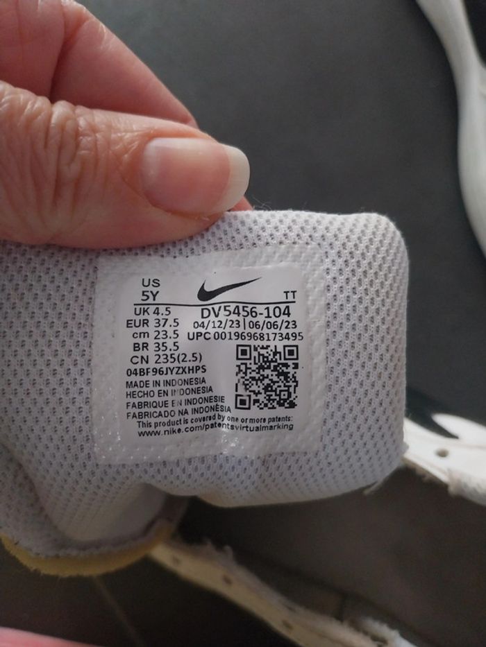 Baskets Nike pointure 37.5 sans lacets - photo numéro 5