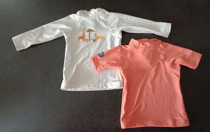 Lot de deux t-shirts anti-UV 18 mois