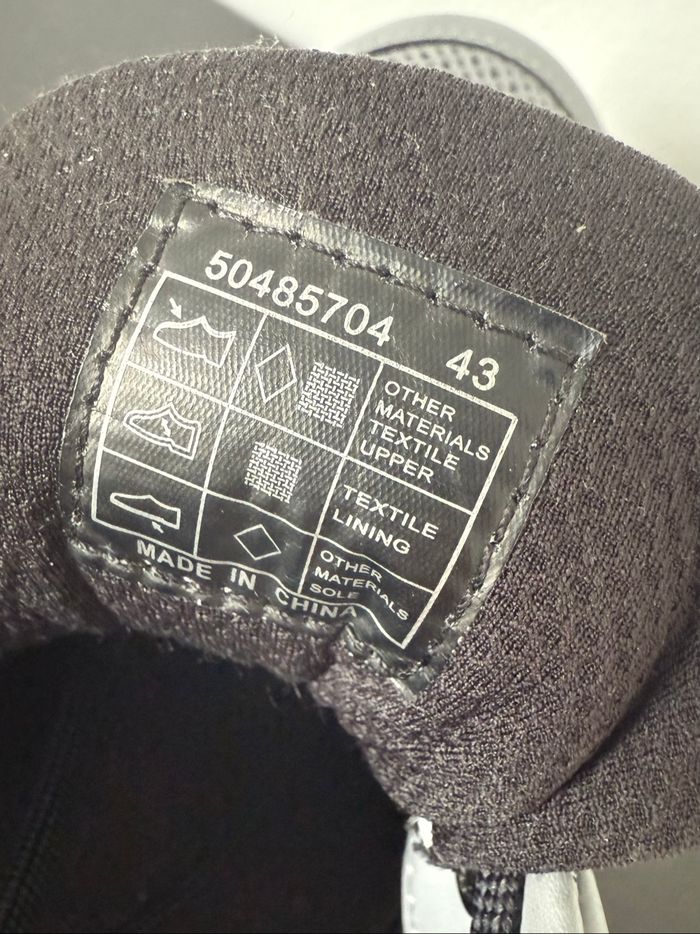 Baskets - Hugo boss - neuves - taille 43 - Gris &  Noir - photo numéro 6