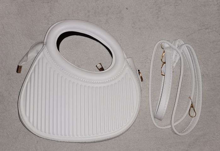 Lots de sac à main. Plusieurs formes et Plusieurs couleurs. Vente a l'unité ou en lots. - photo numéro 6