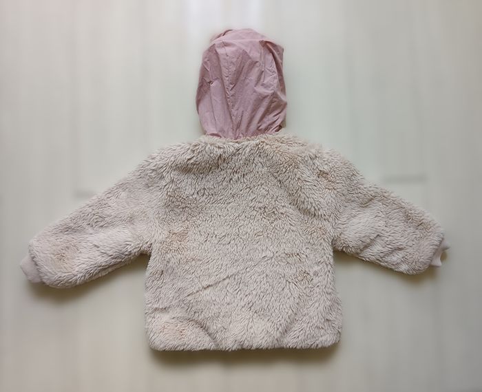 Manteau. Doudoune reversible rose et fausse fourrure à capuche. Zara. Taille 4 - 5 ans. 110 cm - photo numéro 10
