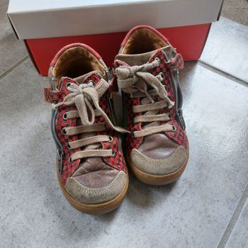 Chaussures shoopom marron et rouge garçon pointure 26