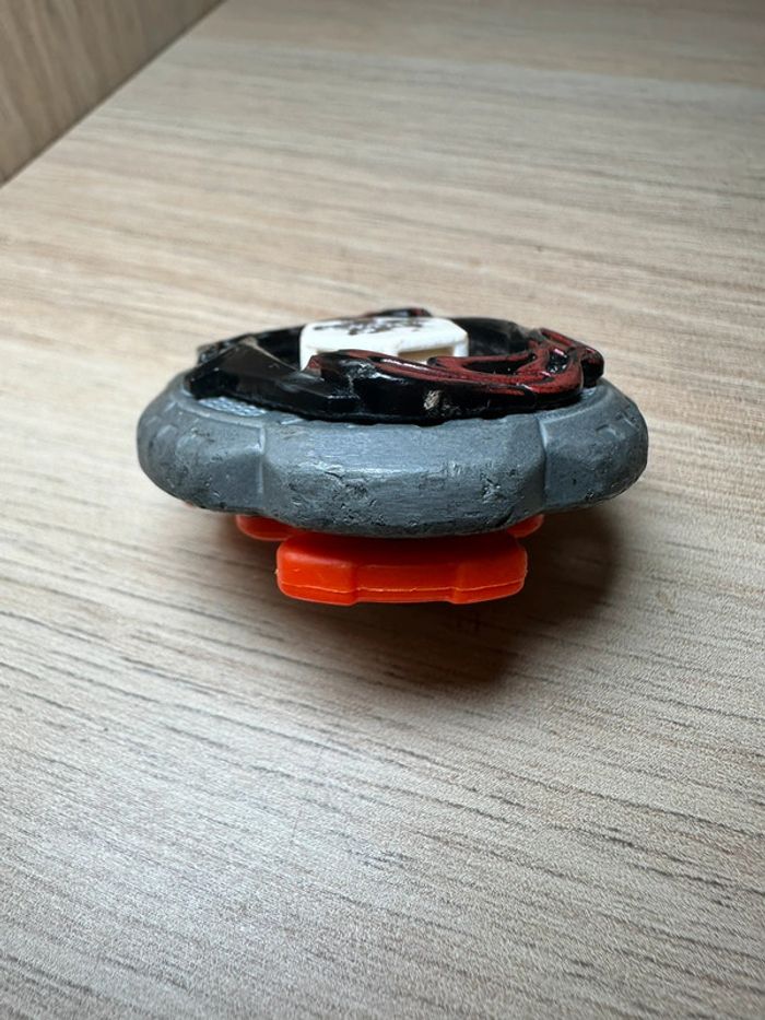 Toupie métal fusion rock zurafa wind & shoot beyblade - photo numéro 2