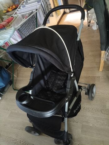 Je vends mon poussette en très bon état