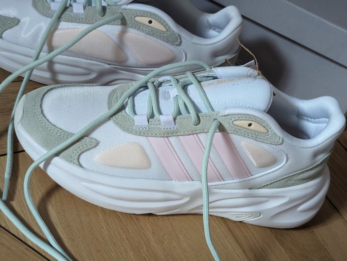 Baskets adidas neuves - photo numéro 2