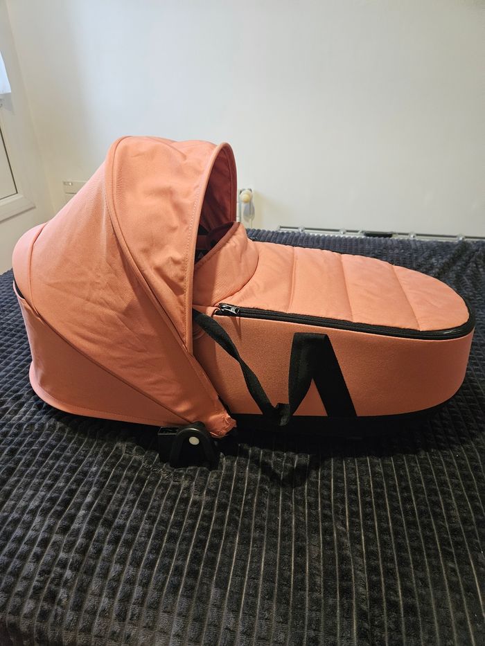 Nacelle yoyo babyzen nouvellement stokke avec adaptateurs pour la poussette - photo numéro 2