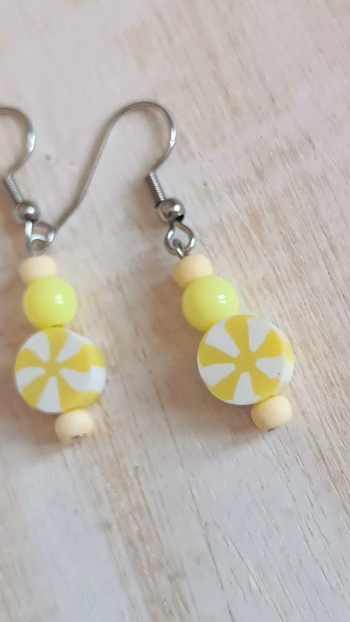 Boucles d'oreilles pendantes - photo numéro 2