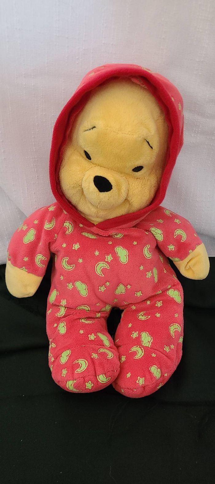 WINNIE L'OURSON Doudou 25 cm Pyjama Rouge Fluo - photo numéro 3