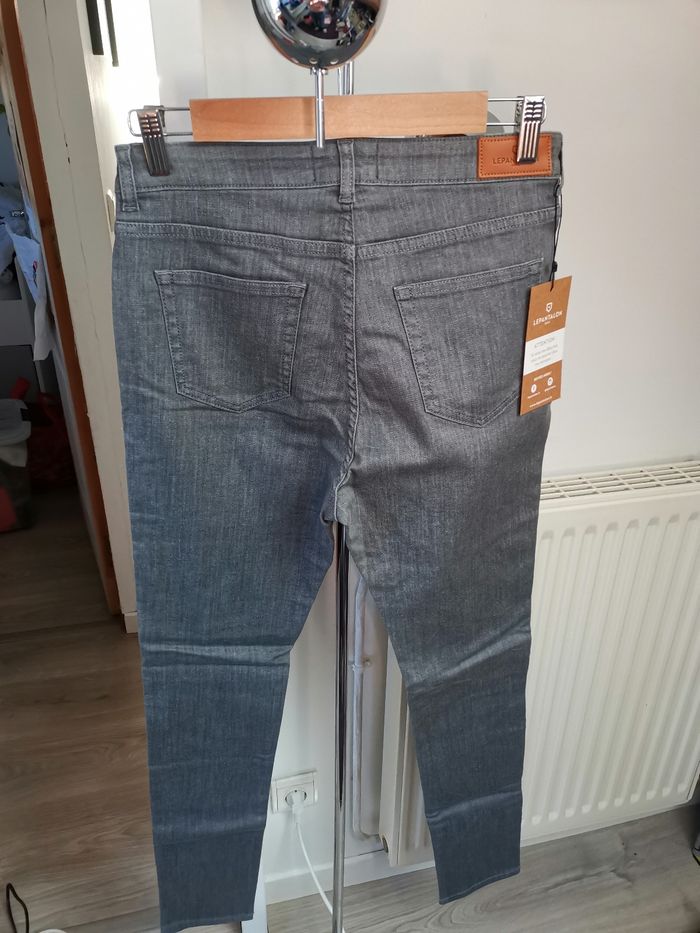 Jean LePantalon gris T40 neuf - photo numéro 2