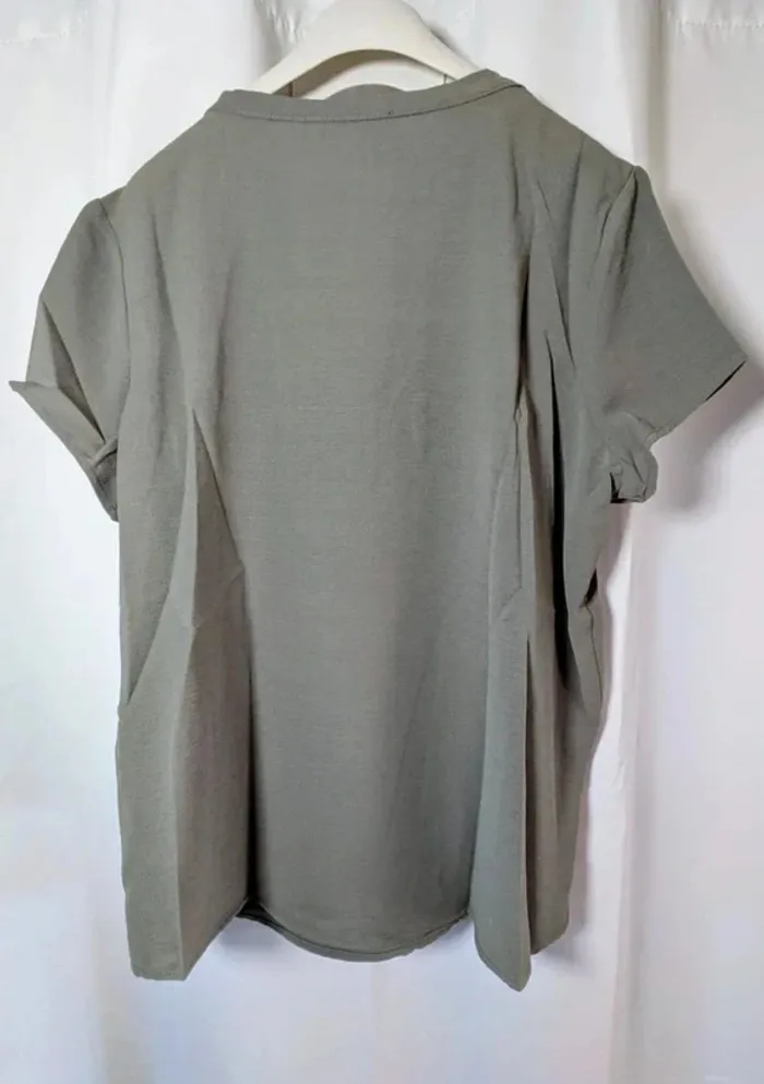 Tee-shirt uni avec poches Kaki Taille 3 Armand Thiery neuf - photo numéro 2