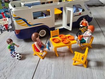 Grand camping-car familial Playmobil