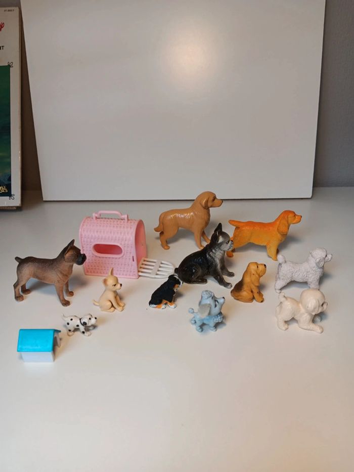 Lot figurines de chien avec accessoires taille 10cm pour la plus grande - photo numéro 4