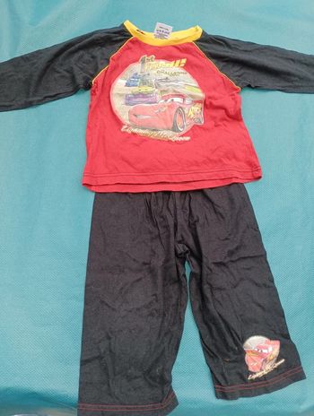 Pyjama Cars taille 1 - 2 ans en très bon état