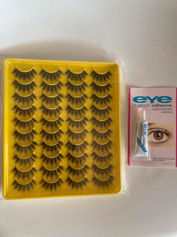 20x paires de faux cils + colle à faux cils