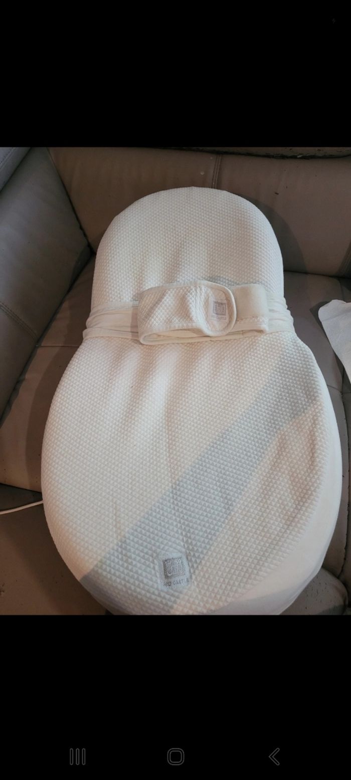 Cocoon baby avec son boudin anticollique - photo numéro 2