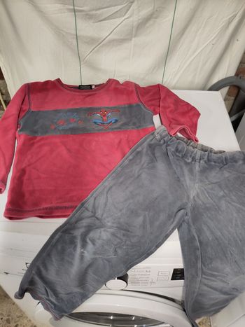 Pyjama velours Spiderman 6 ans 